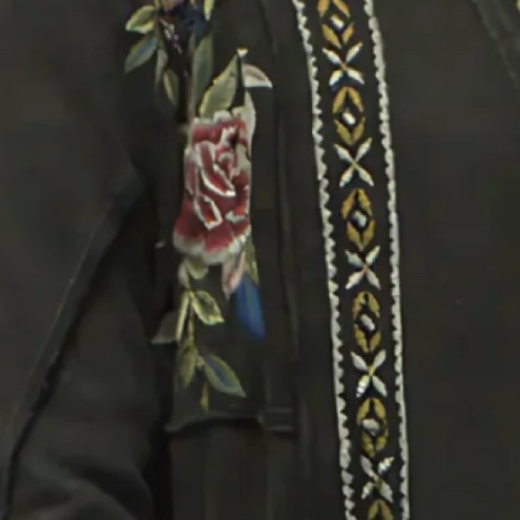 136. NWT WOMENS KYLA SEO S (FIT XL) DETAIL JACKET - Picture 5 of 5